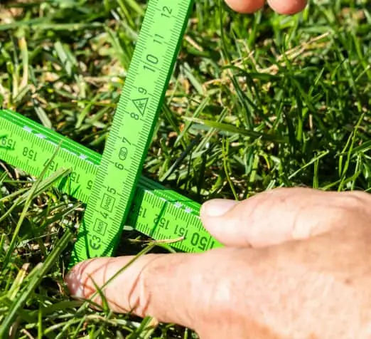 Montaż sztucznej trawy